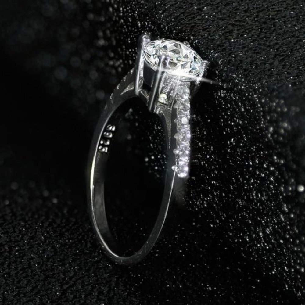 NEW 925 STERLING SILVER DIAMOND ENGAGEMENT RING, CUTE RING, SHINY RING. - Picture 4 of 6